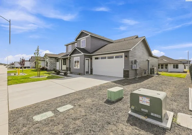 Photo 2 of Single family home for sale at 8806 Dusty Maiden Dr, Pasco, WA 99301 | MLS# PAC291093 | Listing updated on 2026-10-23
