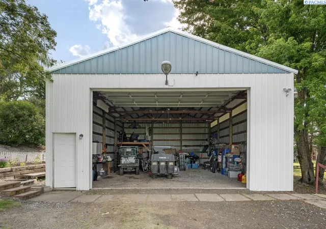 Photo 4 of Sale Pending at 47001 Sr 27, Tekoa, WA 99033 | MLS# PAC291205 | Listing updated on 2026-10-26