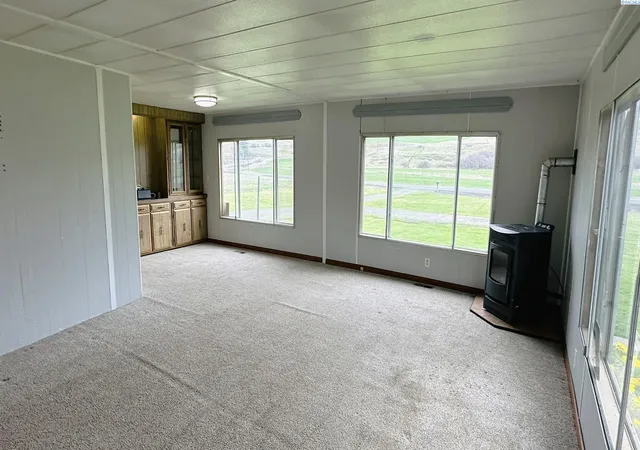 Photo 3 of Manufactured home for sale at 301 Klemgard Rd, Pullman, WA 99163 | MLS# PAC291725 | Listing updated on 2026-10-23