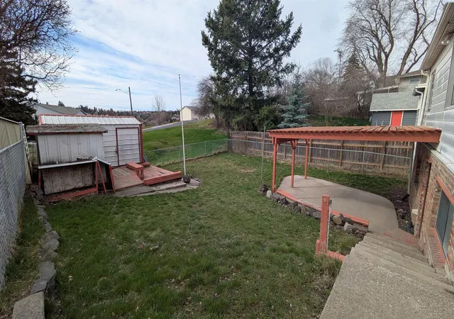 Photo 2 of Single family home for sale at 321 Nw Cleveland St, Pullman, WA 99163 | MLS# PAC291748 | Listing updated on 2026-10-14