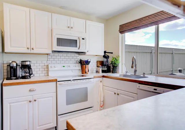 Photo 1 of Condo for sale at 501 N Yelm St, Kennewick, WA 99336 | MLS# PAC291793 | Listing updated on 2026-10-18