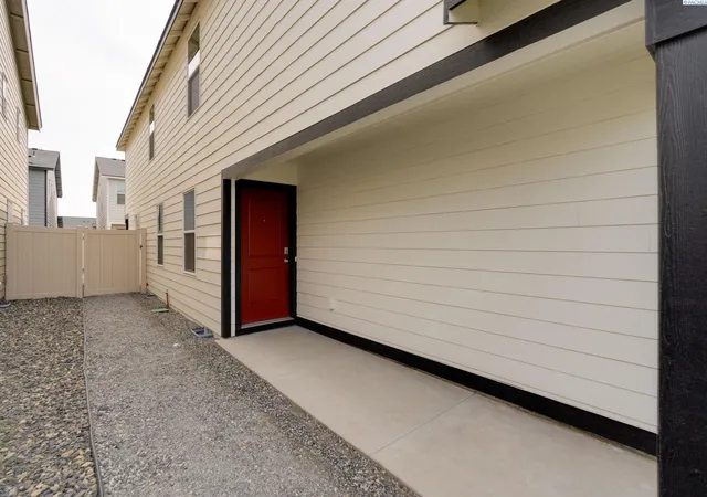 Photo 2 of Single family home for sale at 6428 Polar Dr, Pasco, WA 99301 | MLS# PAC292083 | Listing updated on 2026-10-27