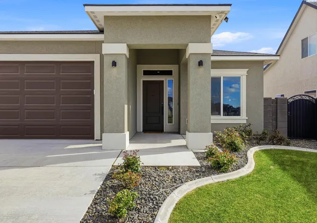 Photo 3 of Single family home for sale at 4613 Village View St, Richland, WA 99352 | MLS# PAC292218 | Listing updated on 2026-10-15