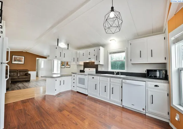 Photo 2 of Manufactured home for sale at 245 E Houghton St, Palouse, WA 99161 | MLS# PAC292257 | Listing updated on 2026-10-28