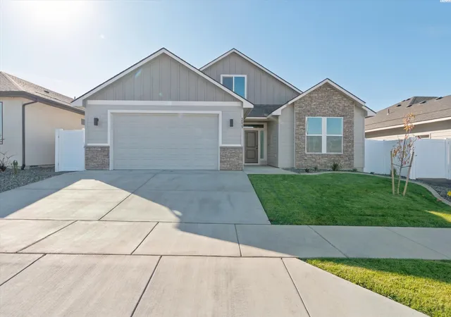 Single family home for sale at 3539 Allison Way, Richland, WA 99352 | MLS# PAC292315
