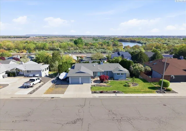 Photo 1 of Single family home for sale at 190 Edgewood Dr, Richland, WA 99352 | MLS# PAC292334 | Listing updated on 2026-10-23
