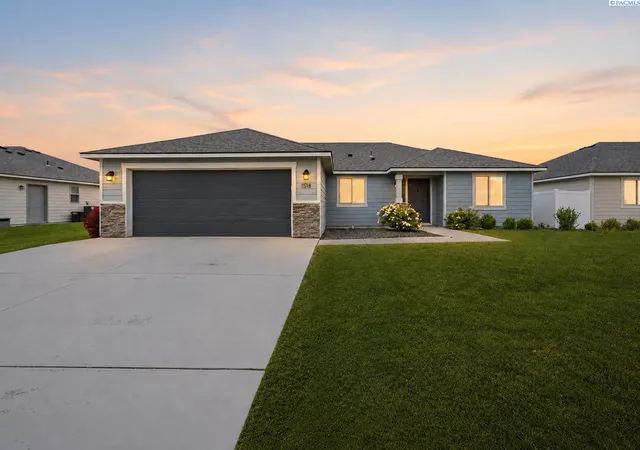 Single family home for sale at 1518 Willow Way, Benton City, WA 99320 | MLS# PAC292402