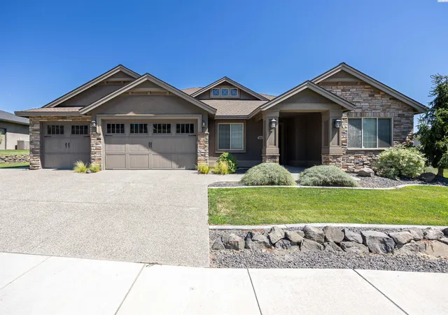 Photo 2 of Sale Pending at 1638 Naples Ln, Richland, WA 99352 | MLS# PAC292425 | Listing updated on 2026-10-21