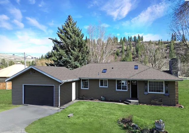 Photo 2 of Sale Pending at 2002 N Palouse Rd, Colfax, WA 99111 | MLS# PAC292571 | Listing updated on 2026-10-21