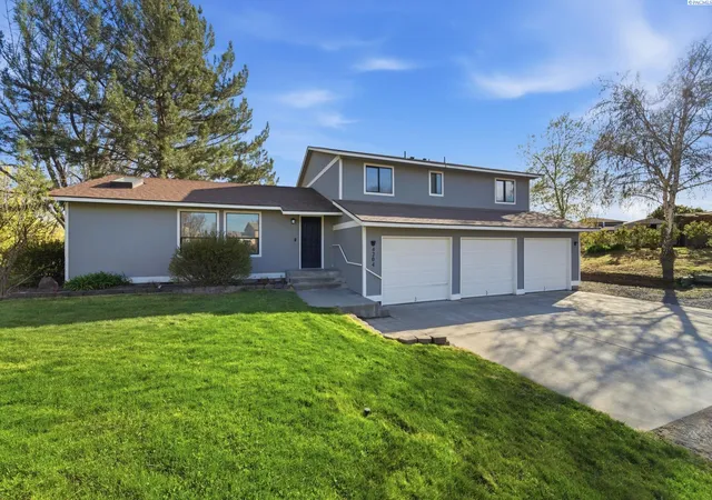 Photo 1 of Sale Pending at 4204 S Bermuda, Kennewick, WA 99338 | MLS# PAC292604 | Listing updated on 2026-10-21