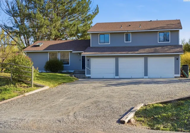 Photo 2 of Sale Pending at 4204 S Bermuda, Kennewick, WA 99338 | MLS# PAC292604 | Listing updated on 2026-10-21