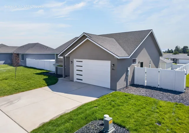 Photo 3 of Single family home for sale at 202 Olivera St, Grandview, WA 98930 | MLS# PAC292697 | Listing updated on 2026-10-27