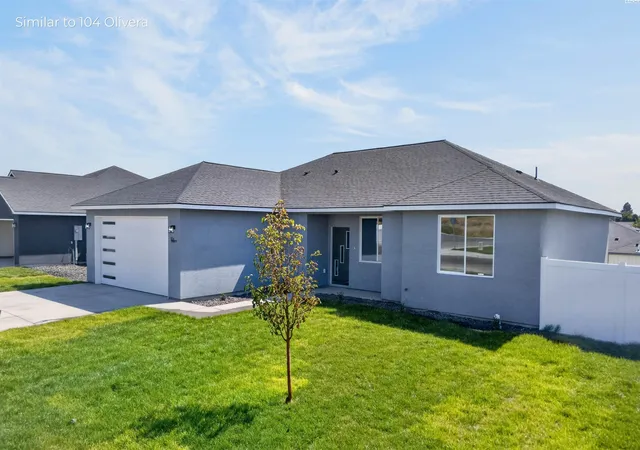 Photo 2 of Single family home for sale at 204 Olivera St, Grandview, WA 98930 | MLS# PAC292699 | Listing updated on 2026-10-27