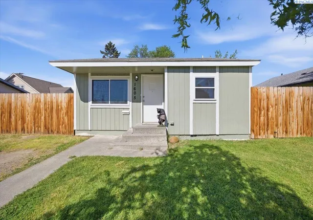 Photo 1 of Sale Pending at 1605 Perkins Ave, Richland, WA 99354 | MLS# PAC292776 | Listing updated on 2026-10-21