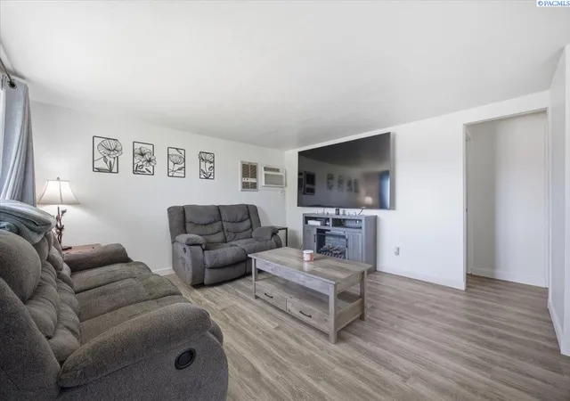 Photo 3 of Sale Pending at 1605 Perkins Ave, Richland, WA 99354 | MLS# PAC292776 | Listing updated on 2026-10-21