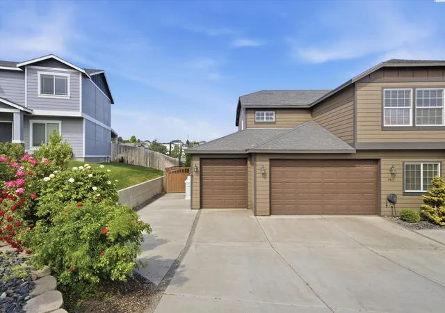 Photo 3 of Single family home for sale at 1421 Mazzard Ave, West Richland, WA 99353 | MLS# PAC292840 | Listing updated on 2026-10-16