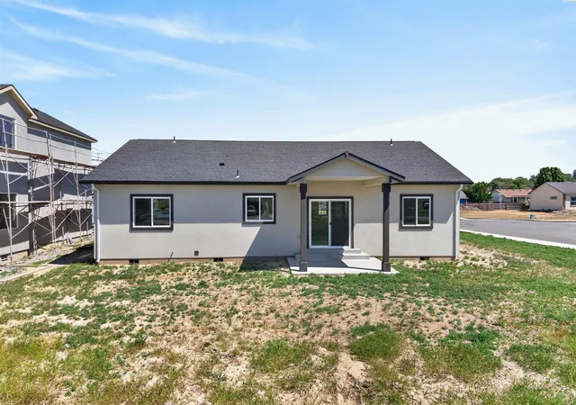 Photo 3 of Sale Pending at 213 Victoria St, Sunnyside, WA 98944 | MLS# PAC292958 | Listing updated on 2026-10-21