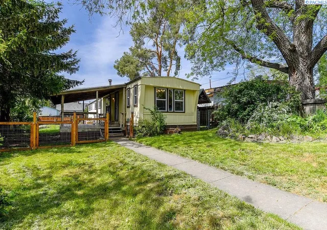 Photo 2 of Manufactured home for sale at 205 N C St, Albion, WA 99102 | MLS# PAC292985 | Listing updated on 2026-10-16