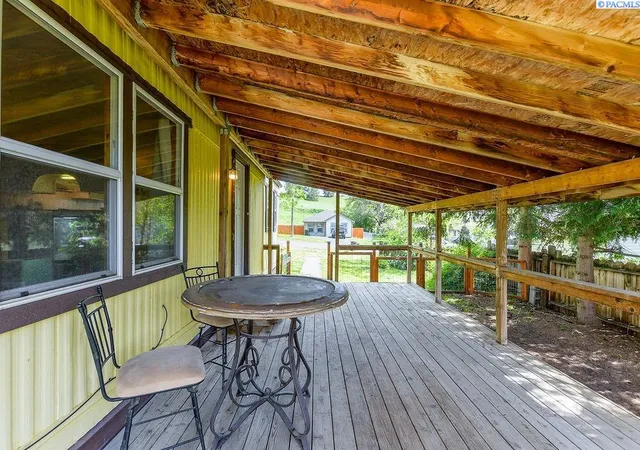 Photo 3 of Manufactured home for sale at 205 N C St, Albion, WA 99102 | MLS# PAC292985 | Listing updated on 2026-10-16