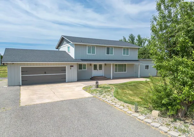 Photo 3 of Single family home for sale at 6404 S Bermuda Rd, Kennewick, WA 99338 | MLS# PAC293014 | Listing updated on 2026-10-22