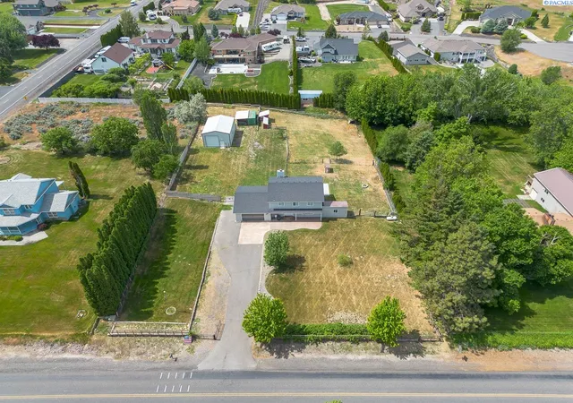 Photo 3 of Single family home for sale at 6404 S Bermuda Rd, Kennewick, WA 99338 | MLS# PAC293014 | Listing updated on 2026-10-22