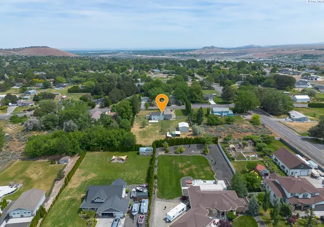 Photo 4 of Single family home for sale at 6404 S Bermuda Rd, Kennewick, WA 99338 | MLS# PAC293014 | Listing updated on 2026-10-22
