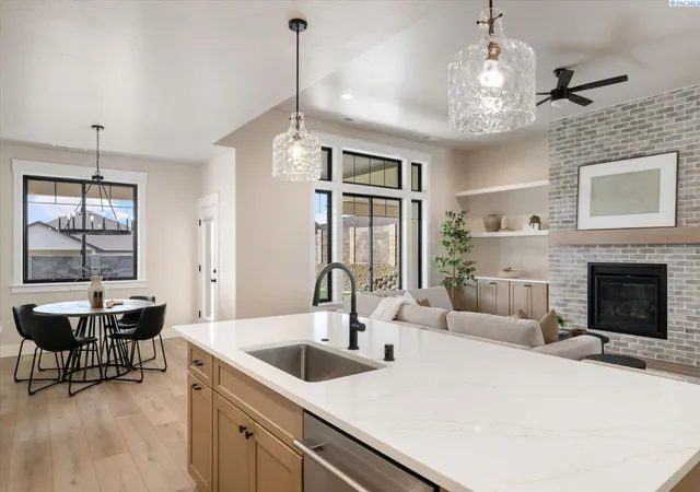 Photo 3 of Sale Pending at 2379 Upriver Ave, Richland, WA 99352 | MLS# PAC293041 | Listing updated on 2026-10-21