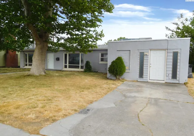 Photo 3 of Single family home for sale at 309 E 2nd Avenue, Kennewick, WA 99336 | MLS# PAC293043 | Listing updated on 2026-10-20