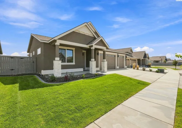 Photo 1 of Single family home for sale at 2912 Halfway Ave, Richland, WA 99354 | MLS# PAC293064 | Listing updated on 2026-10-14