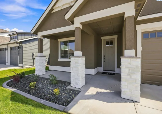 Photo 2 of Single family home for sale at 2912 Halfway Ave, Richland, WA 99354 | MLS# PAC293064 | Listing updated on 2026-10-14