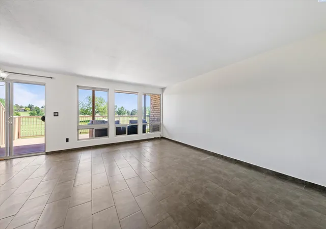 Photo 3 of Sale Pending at 345 Greenbrook Pl, Richland, WA 99352 | MLS# PAC293194 | Listing updated on 2026-10-21