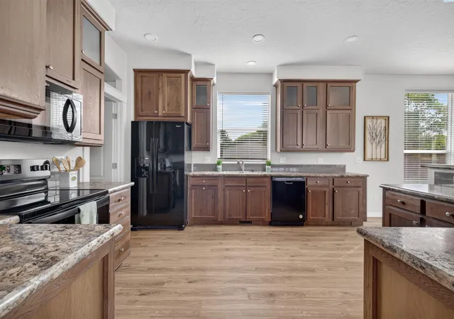 Photo 4 of Manufactured home for sale at 6608 E Pendleton, Benton City, WA 99320 | MLS# PAC293231 | Listing updated on 2026-10-17