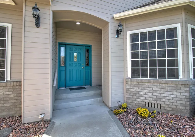 Photo 2 of Single family home for sale at 2806 W 38th Court, Kennewick, WA 99337 | MLS# PAC293233 | Listing updated on 2026-10-14