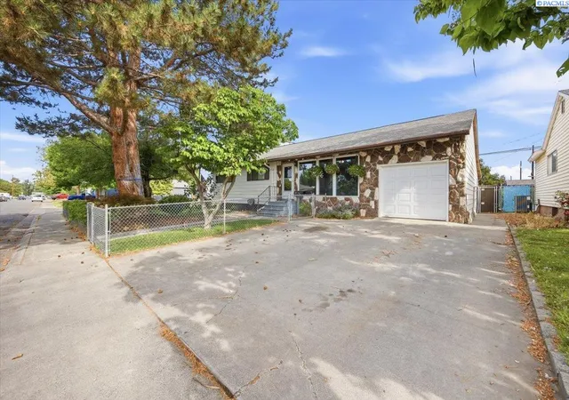 Photo 2 of Single family home for sale at 504 Blue St, Richland, WA 99354 | MLS# PAC293401 | Listing updated on 2026-10-20