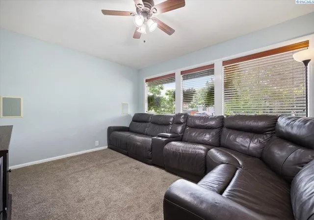 Photo 3 of Single family home for sale at 504 Blue St, Richland, WA 99354 | MLS# PAC293401 | Listing updated on 2026-10-20