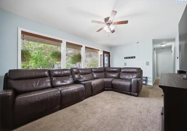 Photo 3 of Single family home for sale at 504 Blue St, Richland, WA 99354 | MLS# PAC293401 | Listing updated on 2026-10-20
