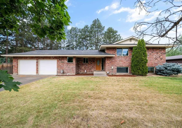 Photo 1 of Single family home for sale at 614 S Kellogg St, Kennewick, WA 99336 | MLS# PAC293407 | Listing updated on 2026-10-20