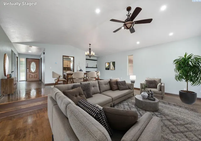 Photo 3 of Single family home for sale at 614 S Kellogg St, Kennewick, WA 99336 | MLS# PAC293407 | Listing updated on 2026-10-20