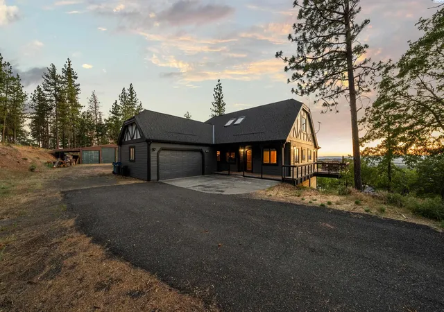 Single family home for sale at 90 Adams Loop Rd, Goldendale, WA 98620 | MLS# PAC293594