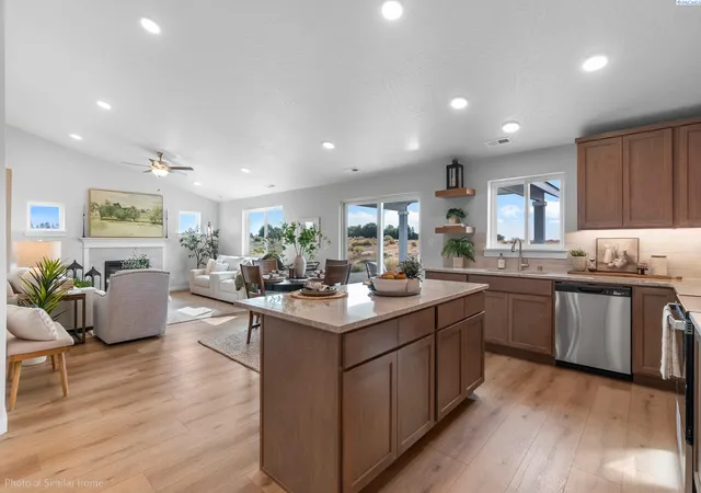 Photo 3 of Single family home for sale at 6525 Road 52, Pasco, WA 99301 | MLS# PAC293620 | Listing updated on 2026-10-18