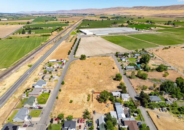 Photo 3 of Land for sale at 707 Fern St, Mabton, WA 98935 | MLS# PAC293732 | Listing updated on 2026-10-17