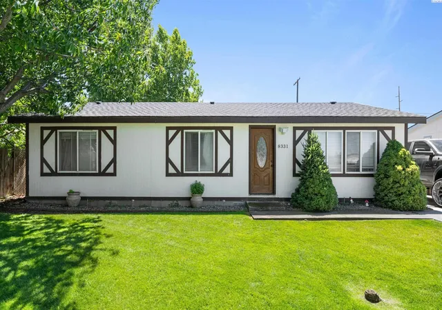 Photo 1 of Sale Pending at 8331 W Yellowstone Ave, Kennewick, WA 99336 | MLS# PAC293796 | Listing updated on 2026-10-21