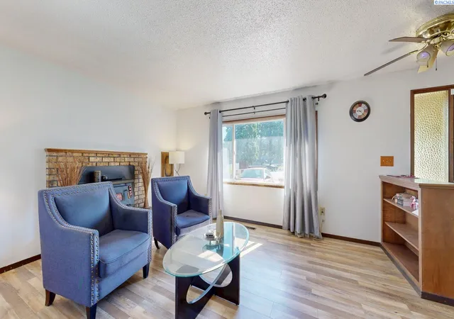 Photo 2 of Sale Pending at 737 Darrin Ct, Sunnyside, WA 98944 | MLS# PAC293808 | Listing updated on 2026-10-21