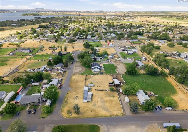 Photo 1 of Manufactured home for sale at 26 Off Pl, Burbank, WA 99323 | MLS# PAC293829 | Listing updated on 2026-10-28