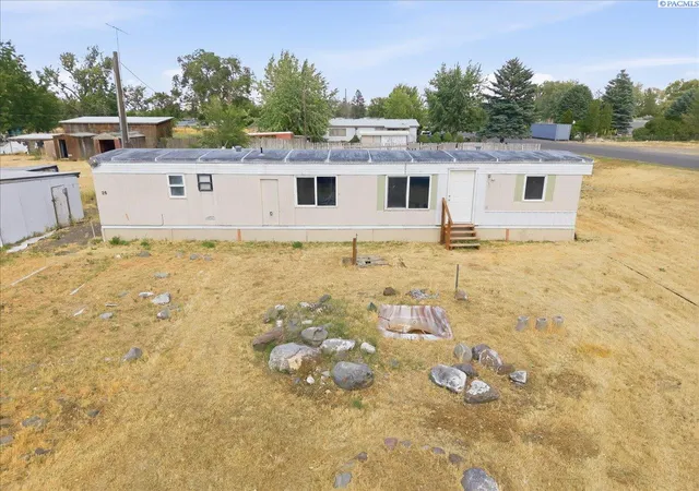 Photo 4 of Manufactured home for sale at 26 Off Pl, Burbank, WA 99323 | MLS# PAC293829 | Listing updated on 2026-10-29