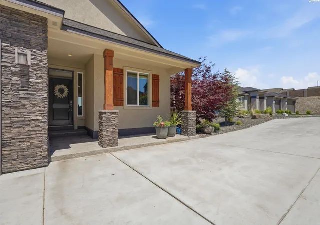 Photo 2 of Single family home for sale at 6440 Collins Rd, West Richland, WA 99353 | MLS# PAC293982 | Listing updated on 2026-10-27