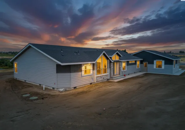 Manufactured home for sale at 40990 N 115 Prnw, Benton City, WA 99320 | MLS# PAC294112