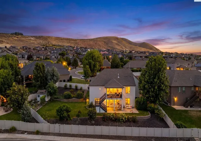 Single family home for sale at 1628 Heidi Pl, Richland, WA 99352 | MLS# PAC294155