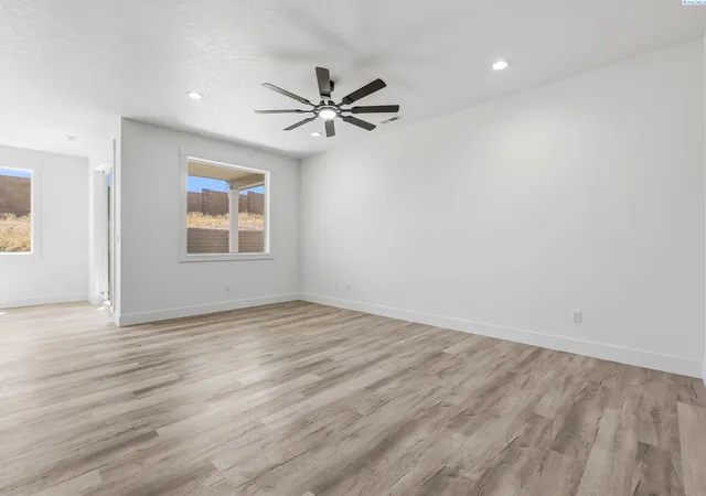 Photo 4 of Single family home for sale at 2984 Meadowlark Ave, Richland, WA 99352 | MLS# PAC294167 | Listing updated on 2026-10-16