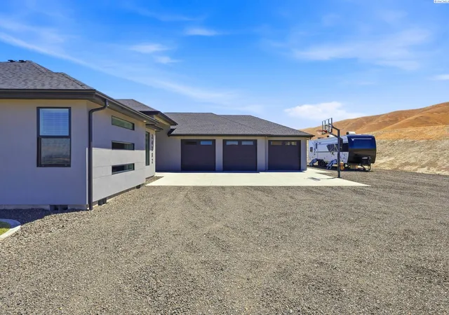 Photo 3 of Single family home for sale at 24282 S 242nd Prairie SW, Prosser, WA 99350 | MLS# PAC294353 | Listing updated on 2026-10-17